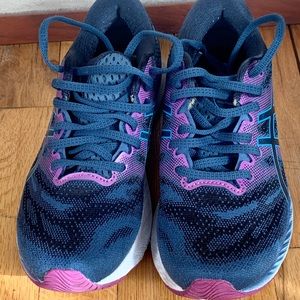 ASICS GEL-NIMBUS 21, size 7 WIDE